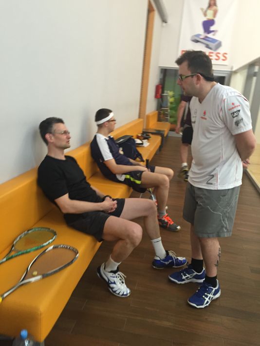 Oczekiwanie na mecz squasha - Turniej SquashKort