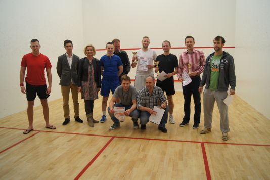 SQUASH OPEN B + KORT